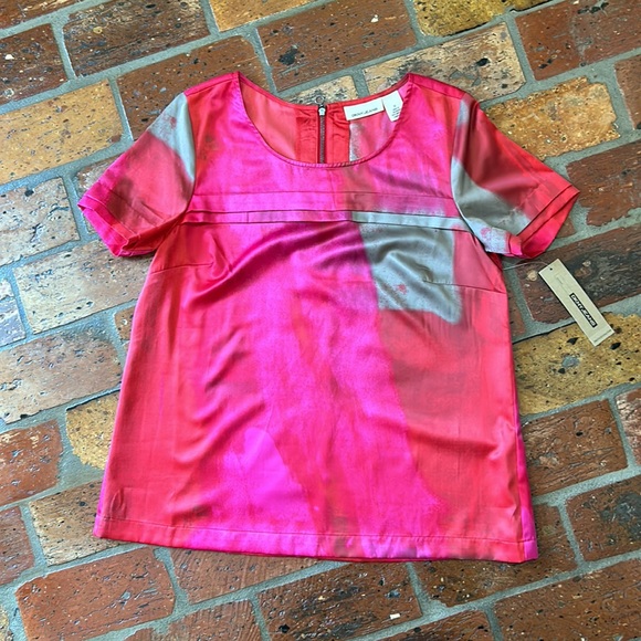 DKNY Water color short sleeve zipper back top szM NWT - Picture 6 of 9